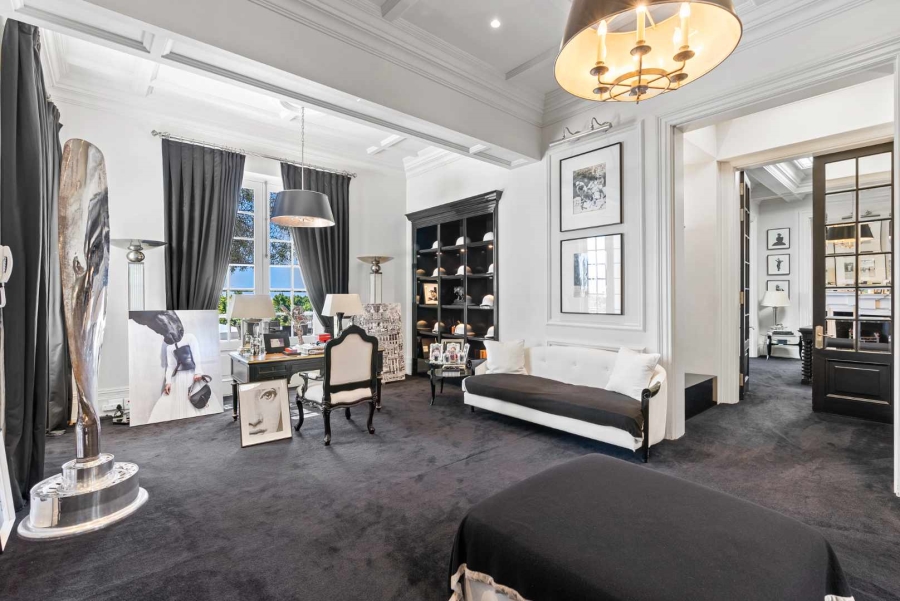 7 Bedroom Property for Sale in Fresnaye Western Cape